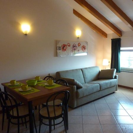 Residence Riva Del Lario 그라베도나 외부 사진