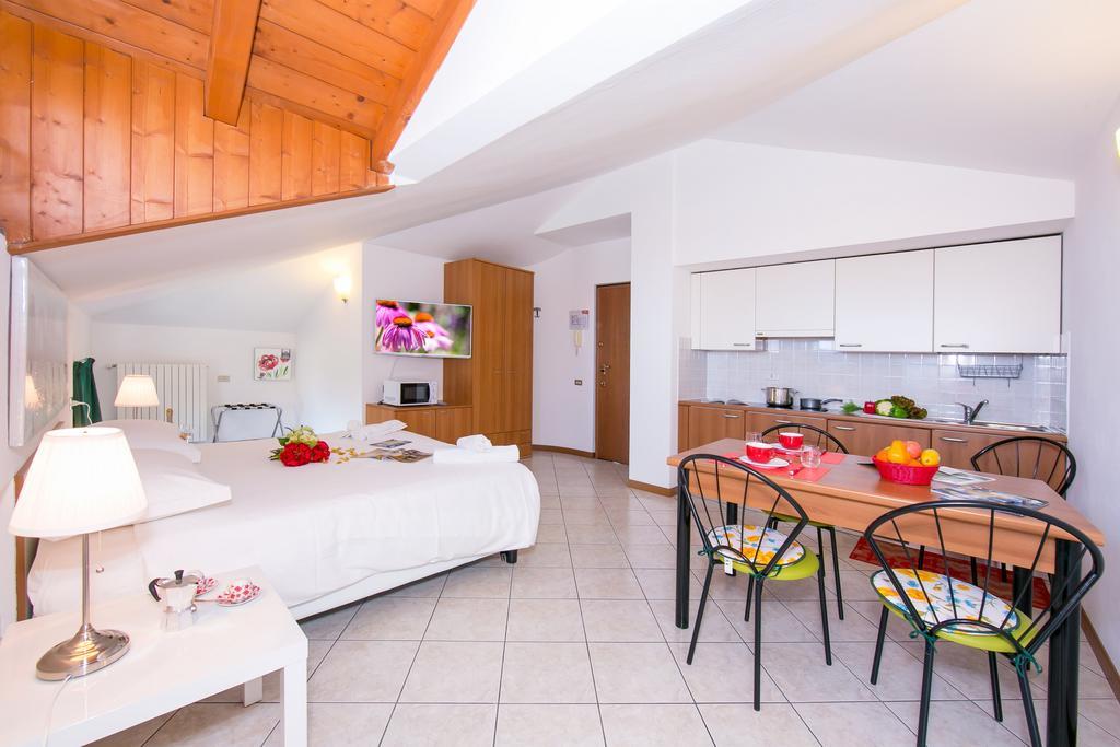 Residence Riva Del Lario 그라베도나 외부 사진