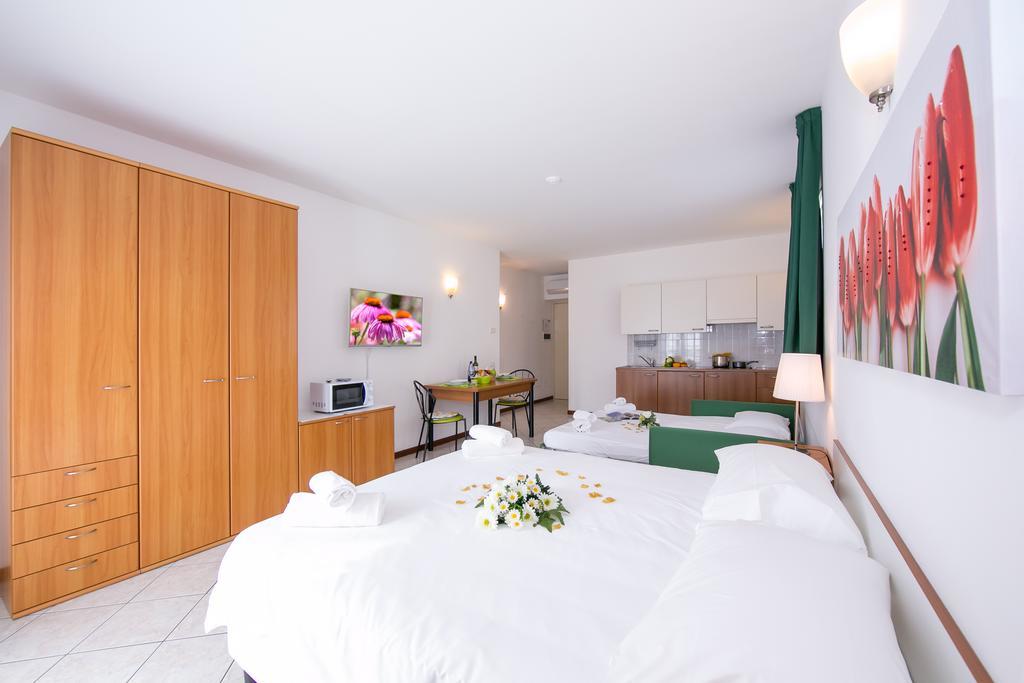 Residence Riva Del Lario 그라베도나 외부 사진